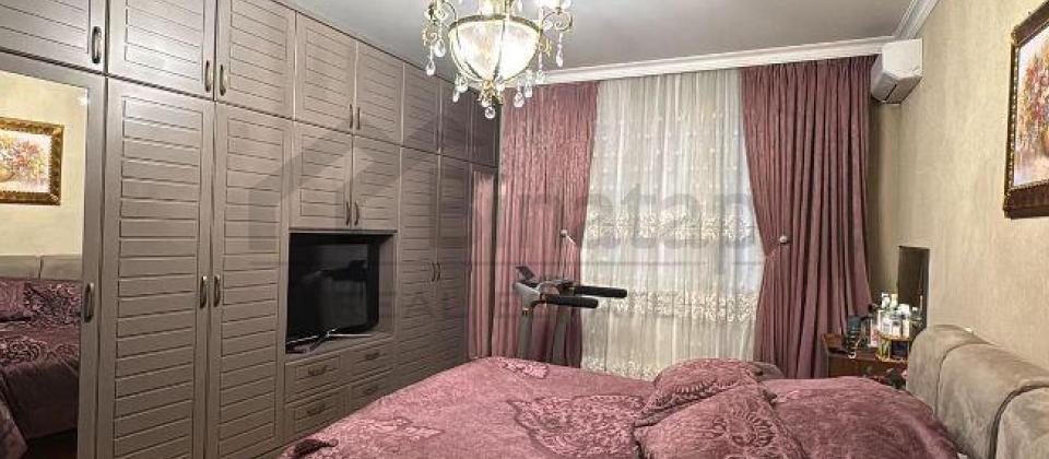 Statistika Komitesinin arxasi, E.Akademiyasi ve Nizami m/s yaxin 3 otaqli menzil satilir/150 kv.m. - 8