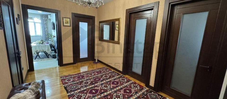 Statistika Komitesinin arxasi, E.Akademiyasi ve Nizami m/s yaxin 3 otaqli menzil satilir/150 kv.m. - 12