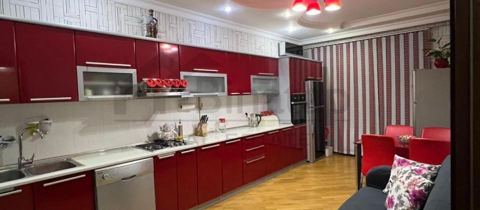Satılır 4 otaqlı yeni tikili 140 m², İnşaatçılar m.