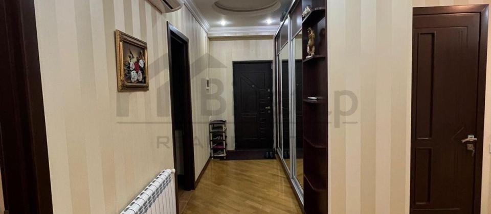 Satılır 4 otaqlı yeni tikili 140 m², İnşaatçılar m. - 10