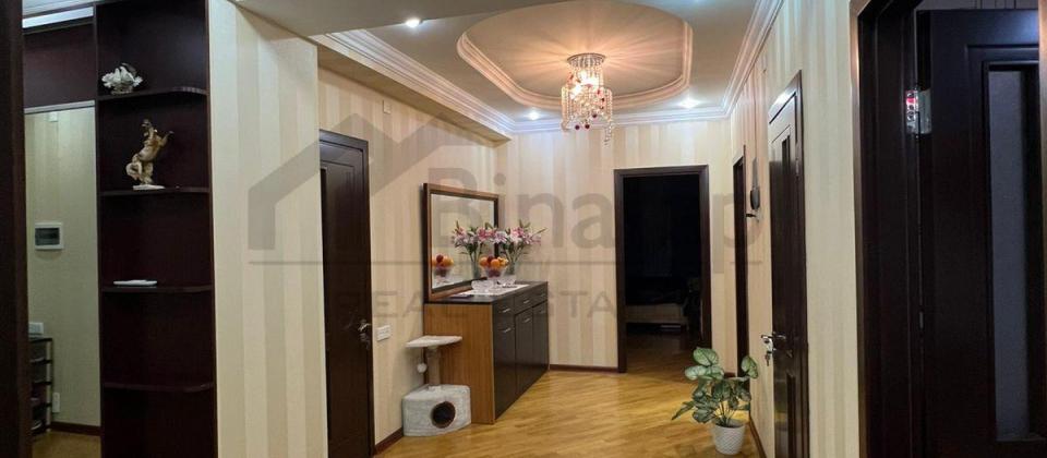 Satılır 4 otaqlı yeni tikili 140 m², İnşaatçılar m. - 12