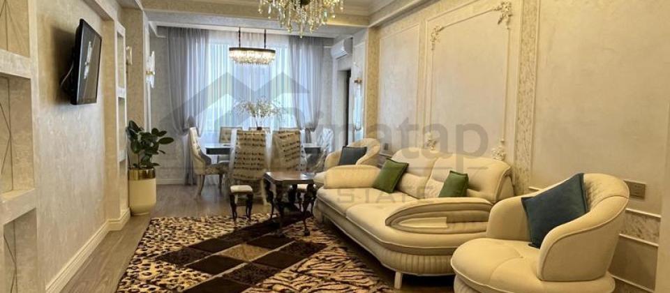 Tibb Universitetinin yaninda 3 otaqli menzil satilir/115 kv.m.