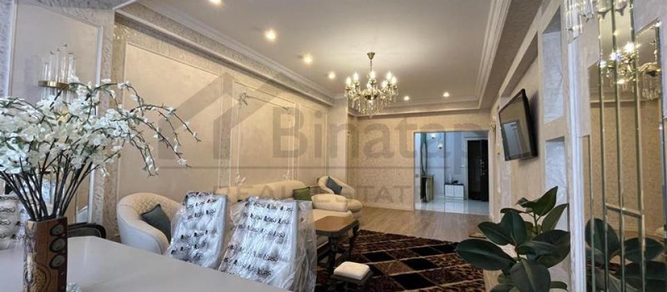 Tibb Universitetinin yaninda 3 otaqli menzil satilir/115 kv.m. - 2