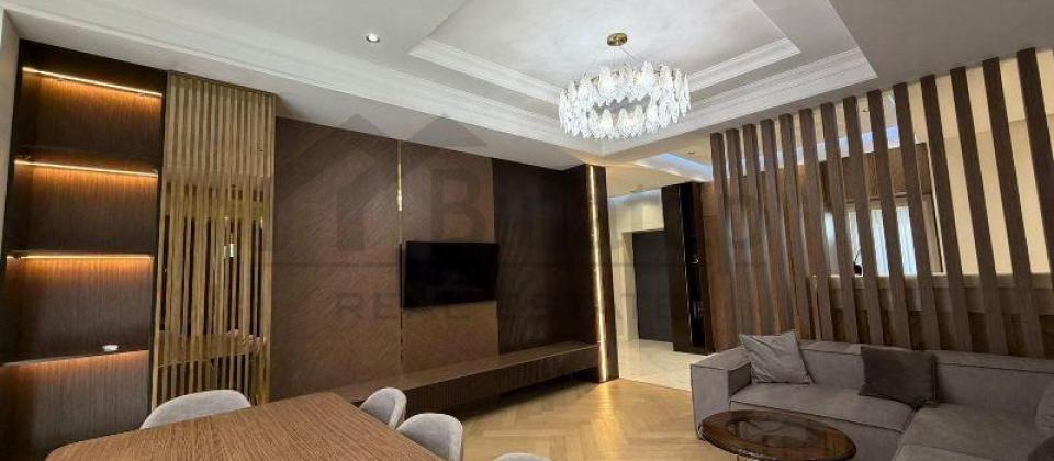 Ag Sheher Kompleksinde 4 otaqli menzil satilir/141 kv.m., Qarabag atlari meydani - 2