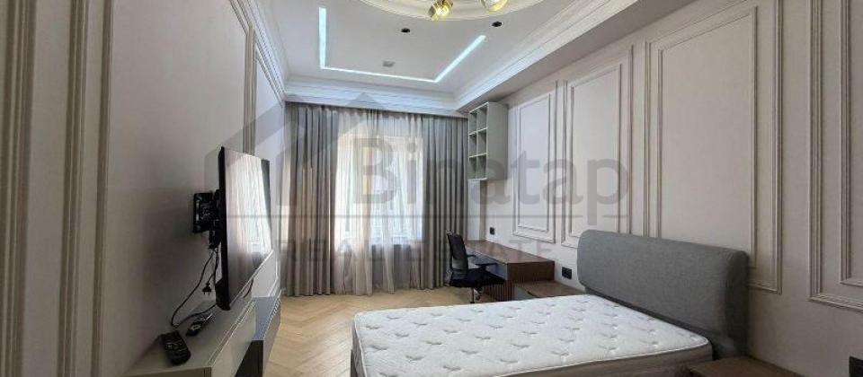 Ag Sheher Kompleksinde 4 otaqli menzil satilir/141 kv.m., Qarabag atlari meydani - 6