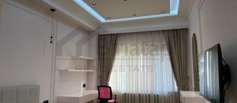 Ag Sheher Kompleksinde 4 otaqli menzil satilir/141 kv.m., Qarabag atlari meydani - 8