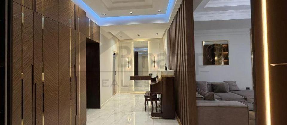 Ag Sheher Kompleksinde 4 otaqli menzil satilir/141 kv.m., Qarabag atlari meydani - 11