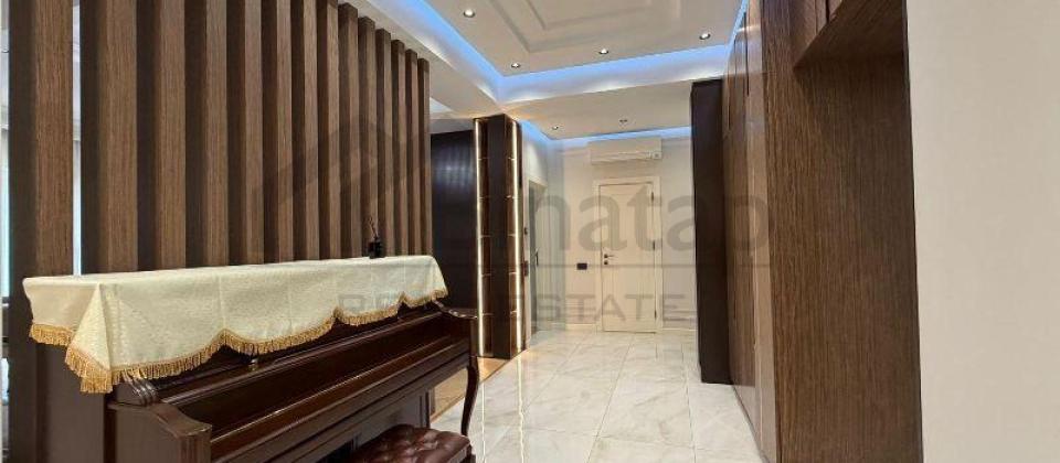 Ag Sheher Kompleksinde 4 otaqli menzil satilir/141 kv.m., Qarabag atlari meydani - 13