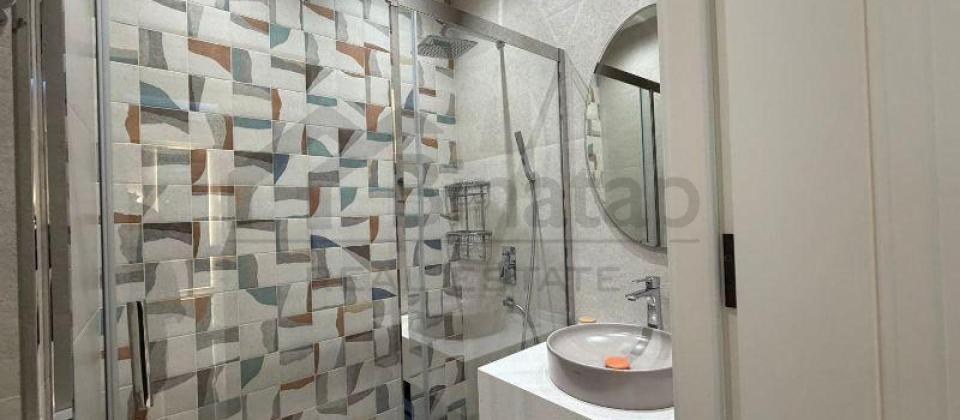 Ag Sheher Kompleksinde 4 otaqli menzil satilir/141 kv.m., Qarabag atlari meydani - 14