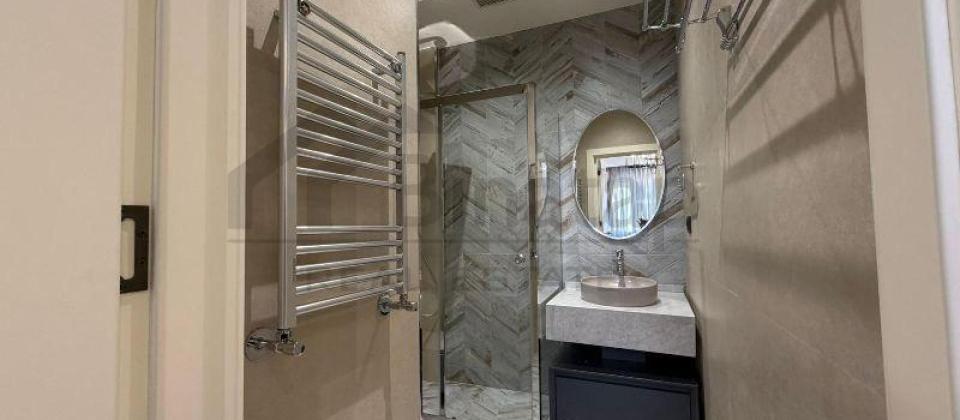 Ag Sheher Kompleksinde 4 otaqli menzil satilir/141 kv.m., Qarabag atlari meydani - 15