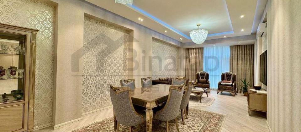 Zoopark ve Dede Qorqud parkinin yani, Genclik m/s yaxin 3 otaqli menzil satilir/138 kv.m.