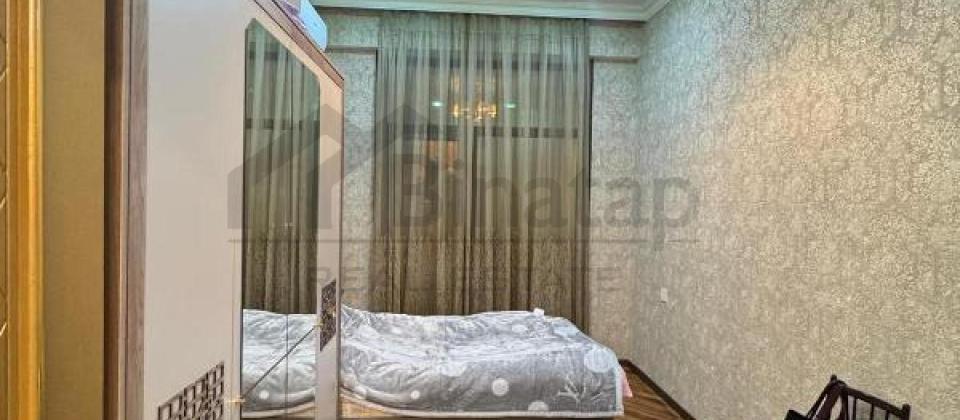 Nesimi bazarinin yani, 28 May ve Genclik m/s yaxin 3 otaqli menzil satilir/125 kv.m. - 5