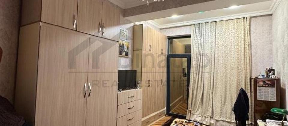 Nesimi bazarinin yani, 28 May ve Genclik m/s yaxin 3 otaqli menzil satilir/125 kv.m. - 7