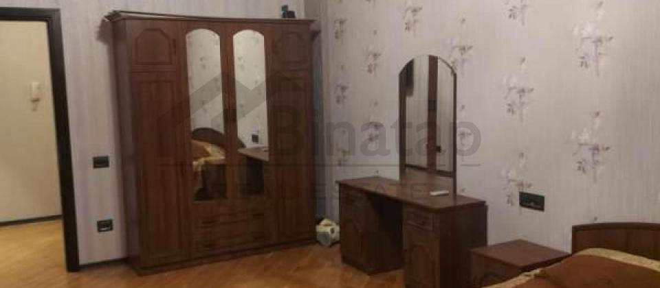 Amerika Sefirliyinin yaninda 2 otaqli menzil kiraye verilir/90 kv.m. - 6