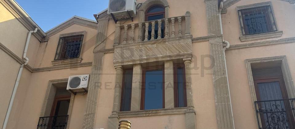 Masazırda 3 mərtəbəli, kupçalı, yeni təmirli və mebelli həyət evi - 2