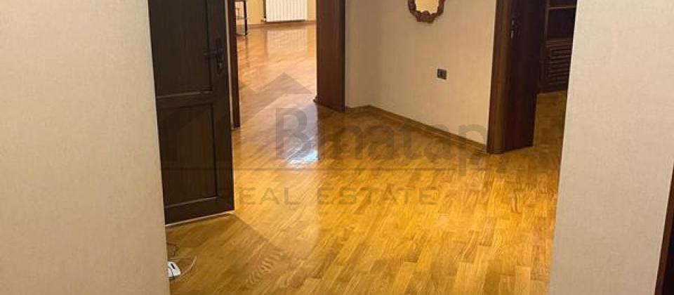 Reshid Behbudov kuchesi, Xarici Diller Universitetinin yaninda 3 otaqli menzil satilir/160 kv.m. - 6