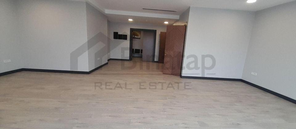 Əhməd Rəcəblidə plazada ofislərin icarəsi