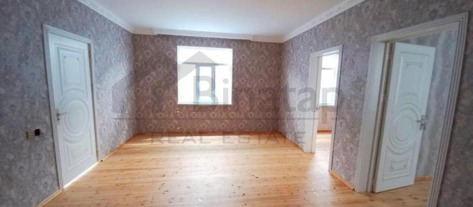 Bineqedi rayonu, 179№li Mektebin yaninda 3 otaqli heyet evi satilir/100 kv.m. - 4