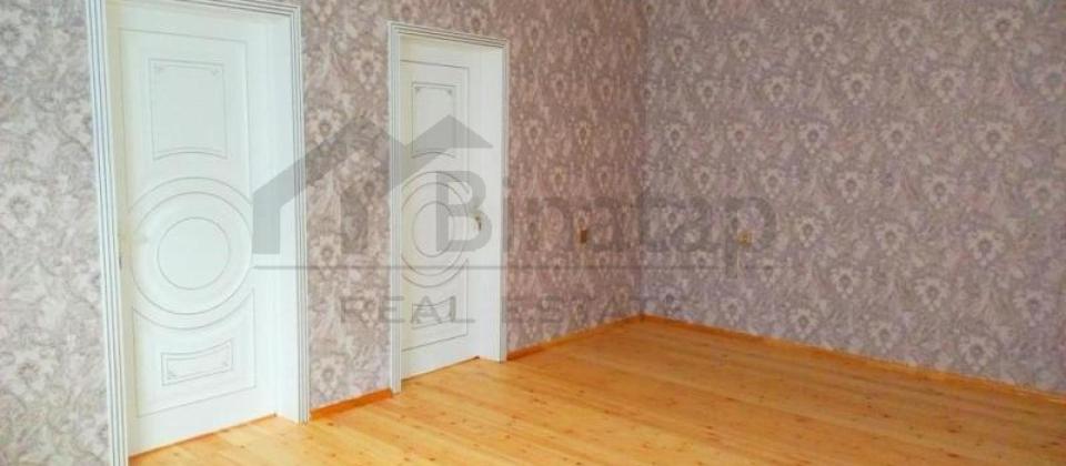 Bineqedi rayonu, 179№li Mektebin yaninda 3 otaqli heyet evi satilir/100 kv.m. - 5