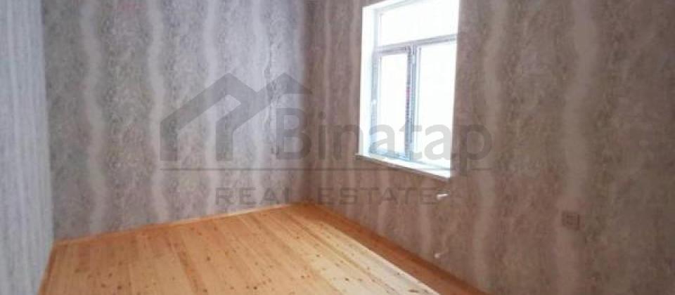 Bineqedi rayonu, 179№li Mektebin yaninda 3 otaqli heyet evi satilir/100 kv.m. - 9