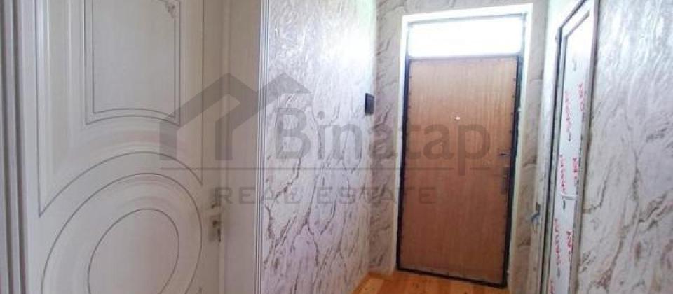 Bineqedi rayonu, 179№li Mektebin yaninda 3 otaqli heyet evi satilir/100 kv.m. - 14