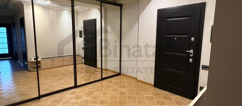 Huseyn Cavid prospekti, Elmler Akademiyasi m/s yaxin 4 otaqli menzil satilir/147 kv.m. - 12