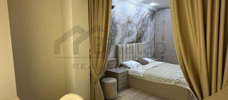 Yashil Ada ushaq bagchasinin yani, 8 Noyabr m/s yaxin 2 otaqli menzil satilir/68 kv.m. - 9