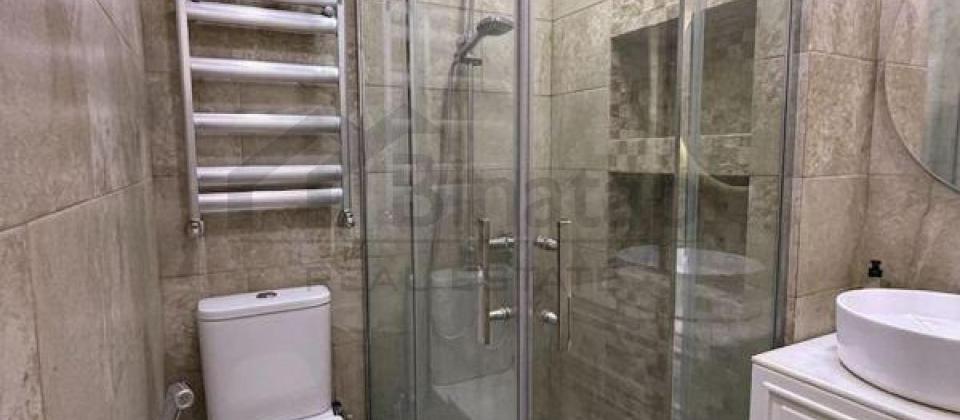 Yashil Ada ushaq bagchasinin yani, 8 Noyabr m/s yaxin 2 otaqli menzil satilir/68 kv.m. - 15