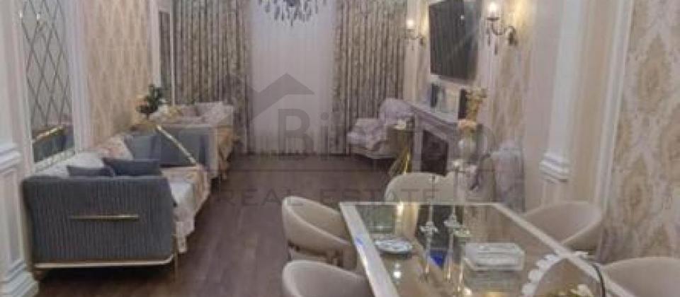 Nerimanov m/s ve Metropark t/m yaninda 3 otaqli menzil satilir/165 kv.m.