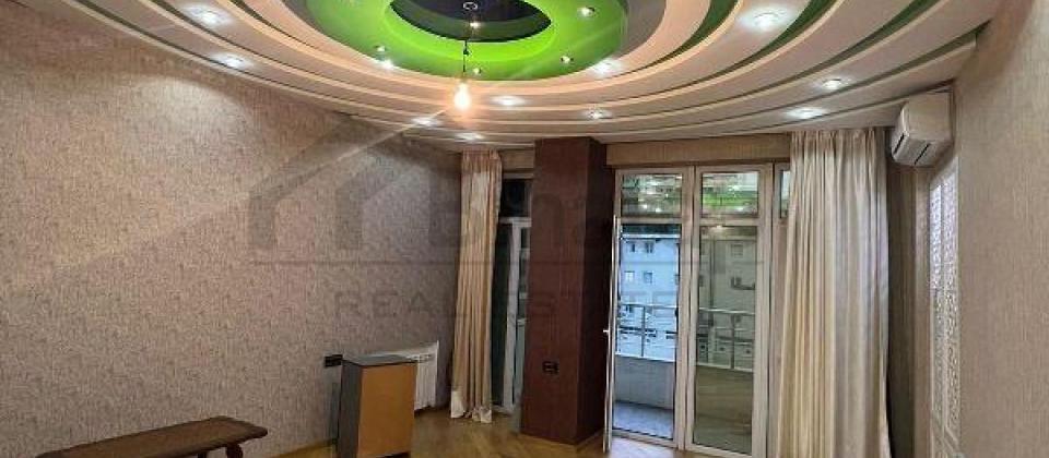 1№li Asan xidmet, Ege Hospital ve Tibb Universitetine yaxin 4 otaqli menzil satilir/181 kv.m.