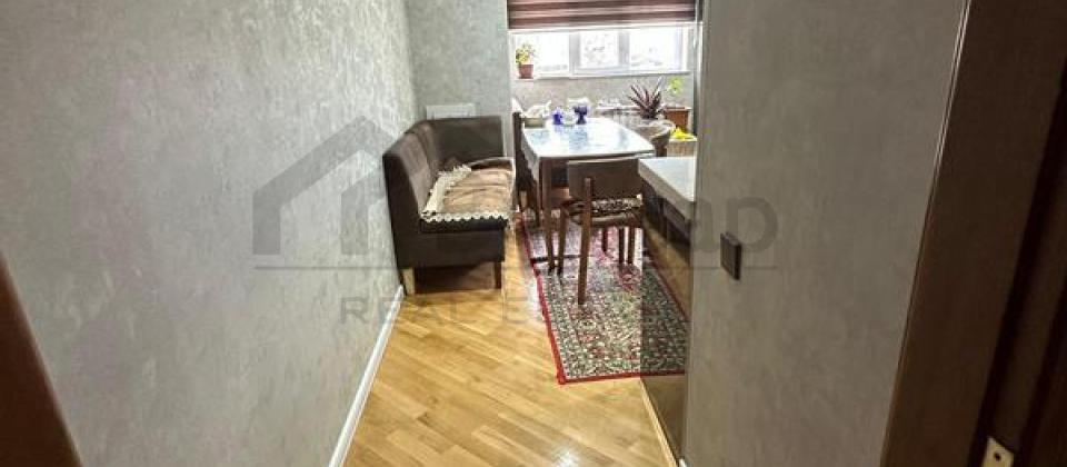 Badamdar qesebesi, 239№li mekteb ve Bolmartin yaninda 3 otaqli menzil satilir/123 kv.m. - 5