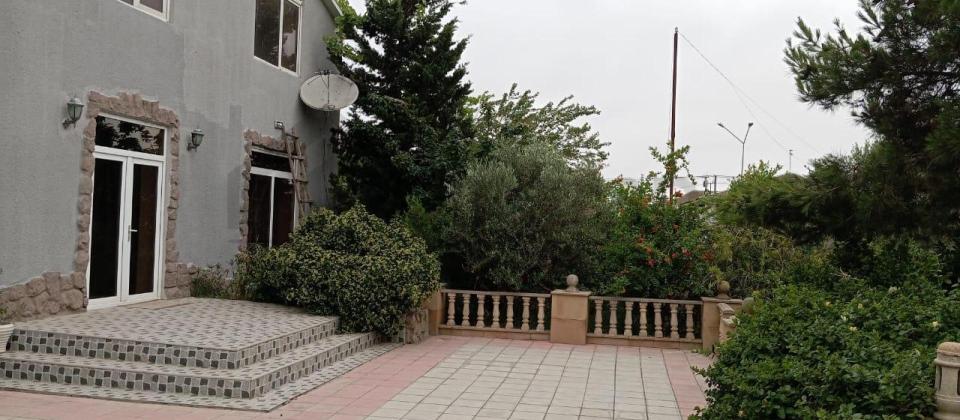 Satılır 8 otaqlı bağ evi 400 m², Şüvəlan q. - 2