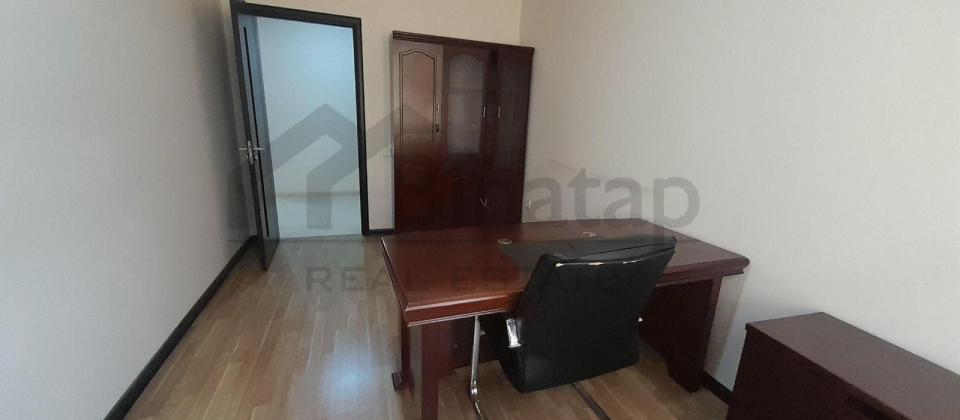 Əhməd Rəcəblidə plazada ofislərin icarəsi 14 otaq 700kv - 8