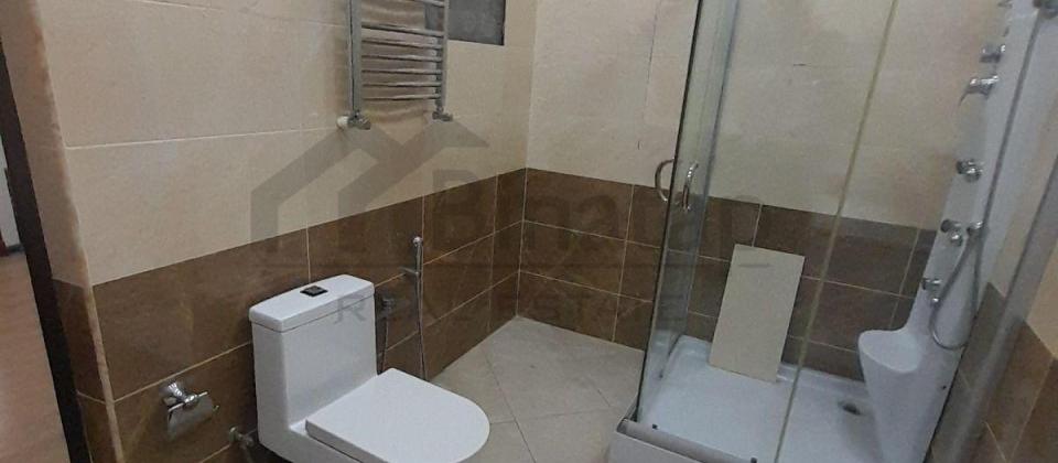 Əhməd Rəcəblidə plazada ofislərin icarəsi 14 otaq 700kv - 12