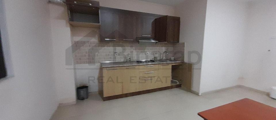 Əhməd Rəcəblidə plazada ofislərin icarəsi 14 otaq 700kv - 13