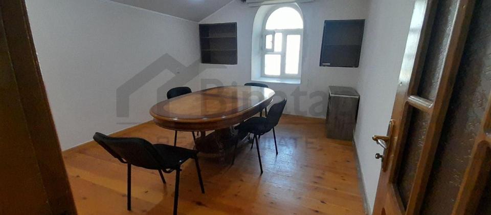 içərişəhər 5 otaqlı ofis icarəsi