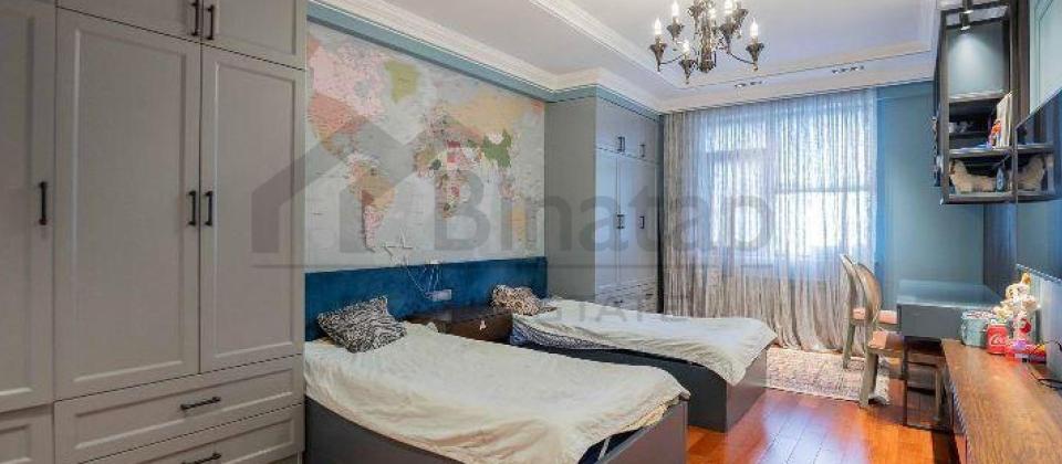 8 Noyabr m/s 5 deqiqelik mesafede 3 otaqli menzil satilir/165 kv.m. - 4