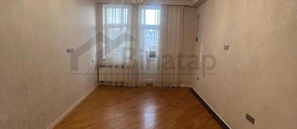 Zerife Eliyeva adina goz klinikasinin yaninda 3 otaqli menzil satilir/112 kv.m. - 5