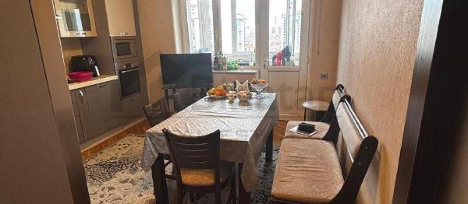 Tibb Universitetinin yaninda 3 otaqli menzil satilir/137.1 kv.m. - 11