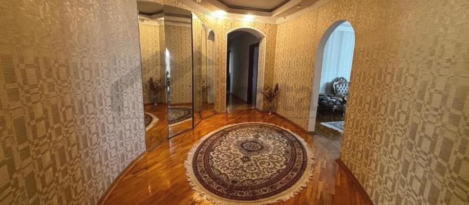 Tibb Universitetinin yaninda 3 otaqli menzil satilir/137.1 kv.m. - 13