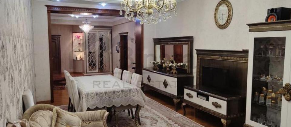 Tbilisi prospekti, İst Petrolun yaninda 3 otaqli menzil satilir/125 kv.m. - 3