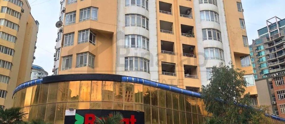 Satılır 4 otaqlı yeni tikili 170 m², 28 May m.