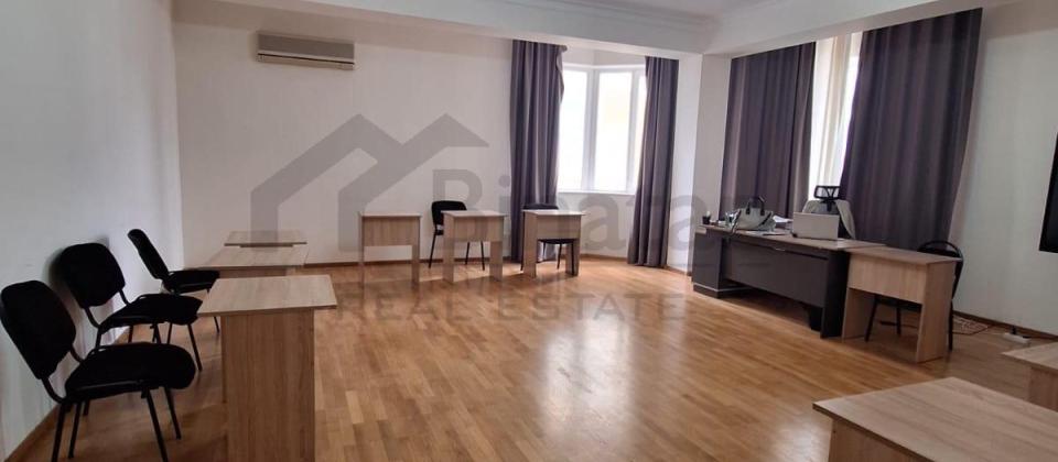 Satılır 4 otaqlı yeni tikili 170 m², 28 May m. - 6