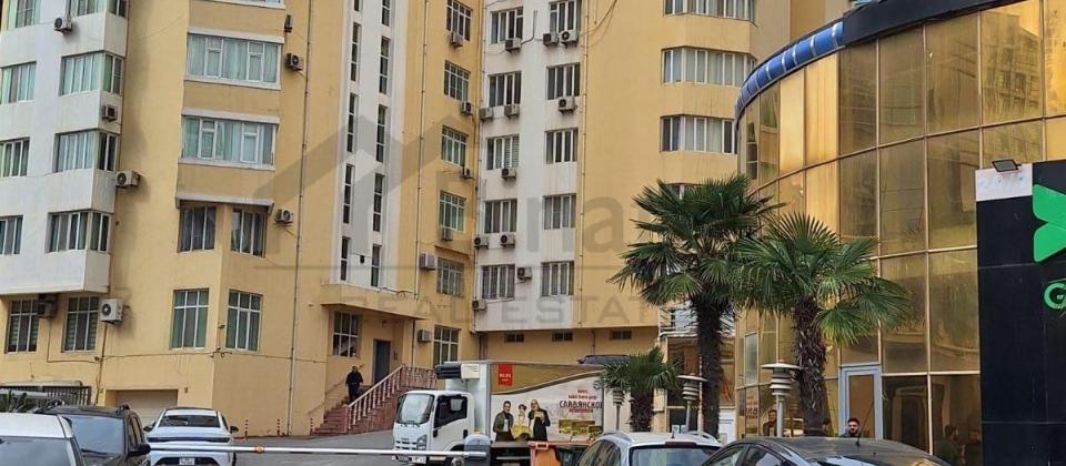 Satılır 4 otaqlı yeni tikili 170 m², 28 May m. - 14