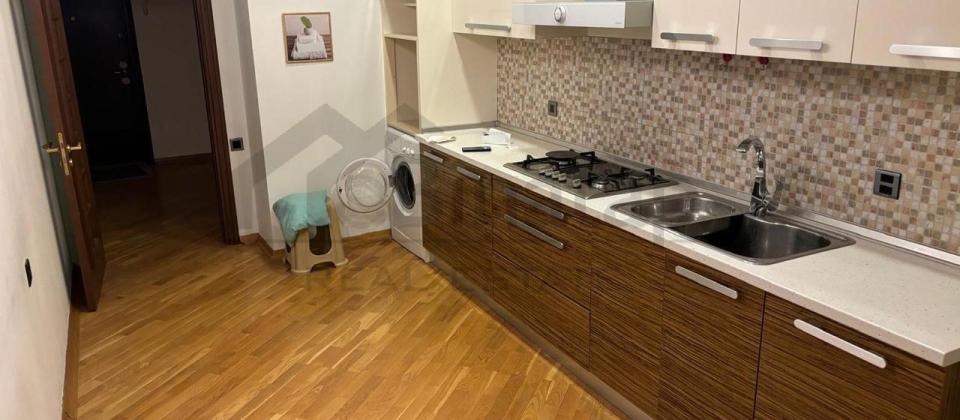 Musabeyov parkinin yani, Elmler Akademiyasi m/s yaxin 2 otaqli menzil satilir/94 kv.m. - 2