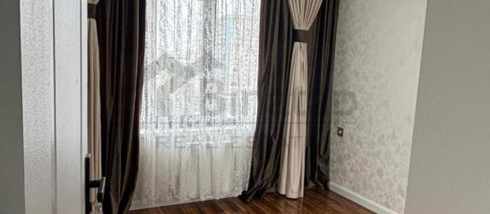 Azadliq prospekti, 28 May m/s yaninda 3 otaqli menzil satilir/80 kv.m. - 9