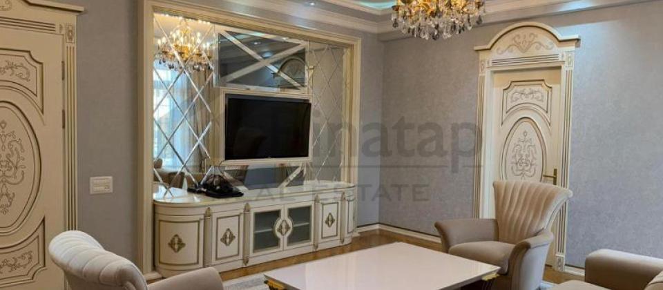 Azadliq prospekti, Travmatoloqiya İnstitutunun yaninda 3 otaqli menzil satilir/154 kv.m. - 2