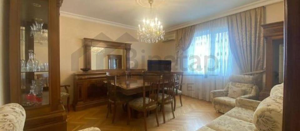 Satılır 4 otaqlı köhnə tikili 105 m², Elmlər Akademiyası m.