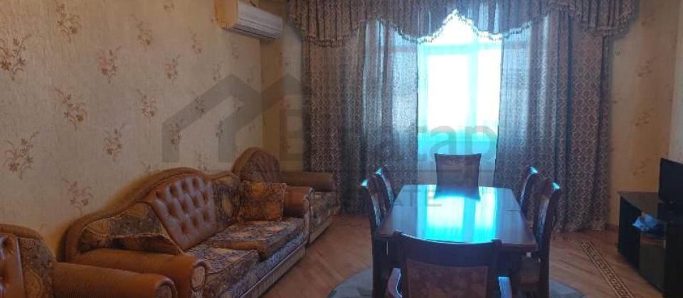 Olimpik Star ve Niaqara restoraninin yaninda 2 otaqli menzil satilir/78 kv.m.