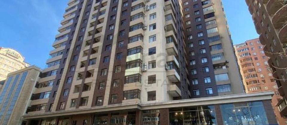 Olimpik Star ve Niaqara restoraninin yaninda 3 otaqli menzil satilir/148 kv.m.